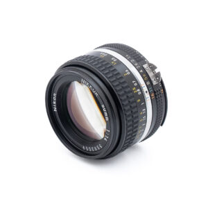 Nikon-50mm-f1.4-1 Nikon AF Nikkor 50mm f/1.4 D - Käytetty