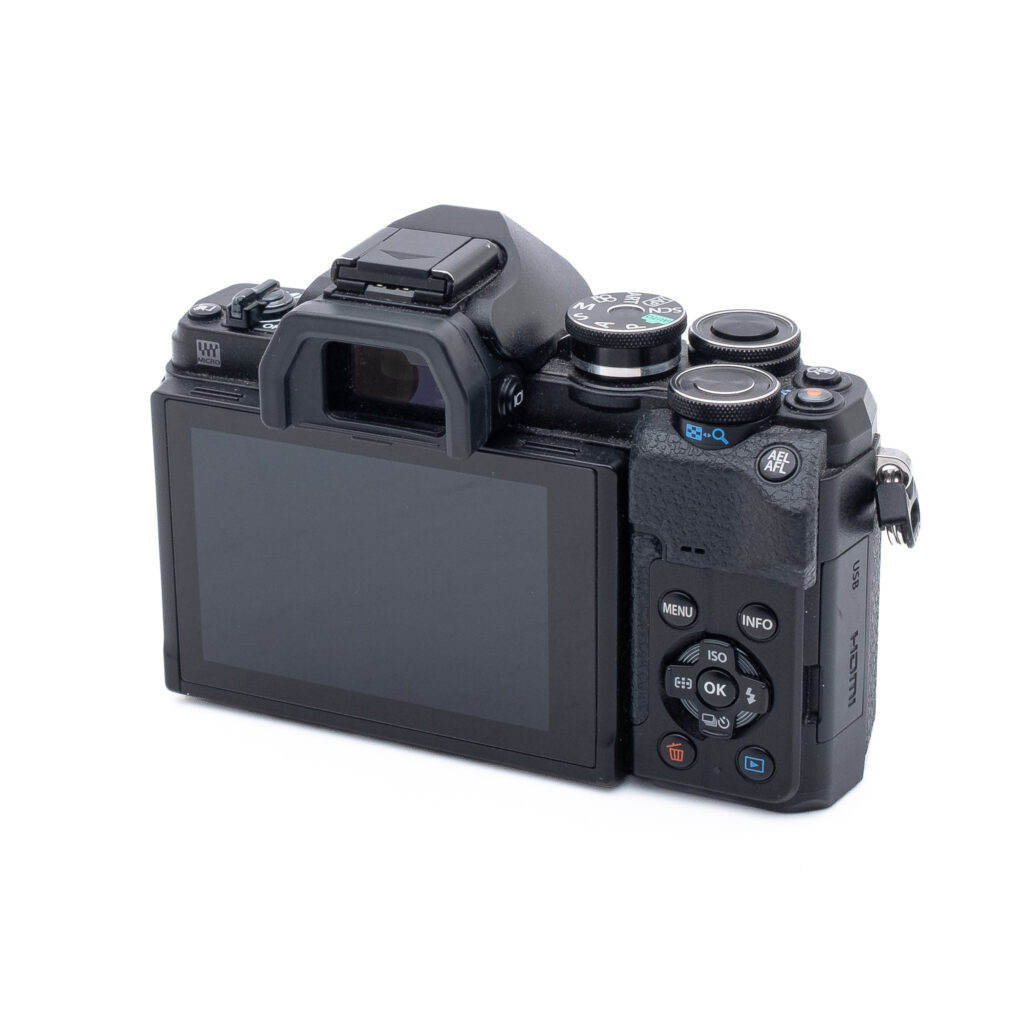 Olympus OM-D E-M10 Mark IV - Käytetty