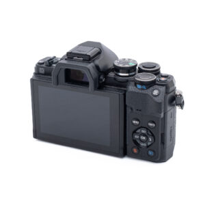 Olympus OM-D E-M10 Mark IV - Käytetty
