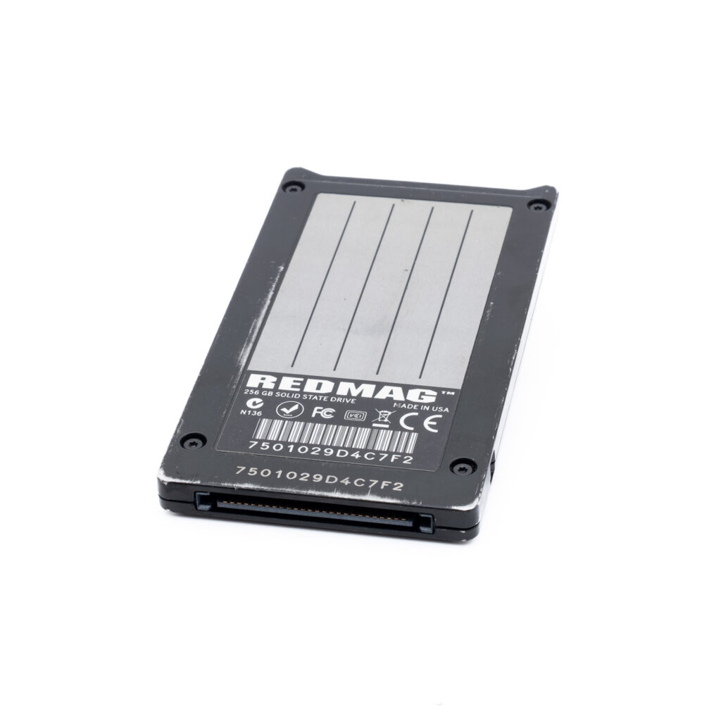 REDMAG-256GB-SSD-C7F2-2 RED REDMAG 256GB SSD tallennuslevy - Käytetty