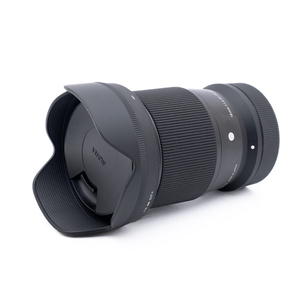 Sigma-16mm-f1.4-DC-DN-canonRF-1 Sigma 16mm f/1.4 DC DN C Canon RF-S - Käytetty