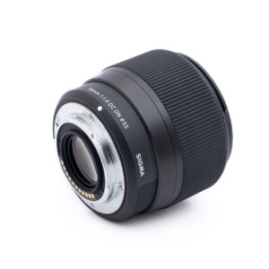Sigma-56mm-f1.4-DC-DN-MFT-3 Sigma 56mm f/1.4 DC DN C MFT - Käytetty