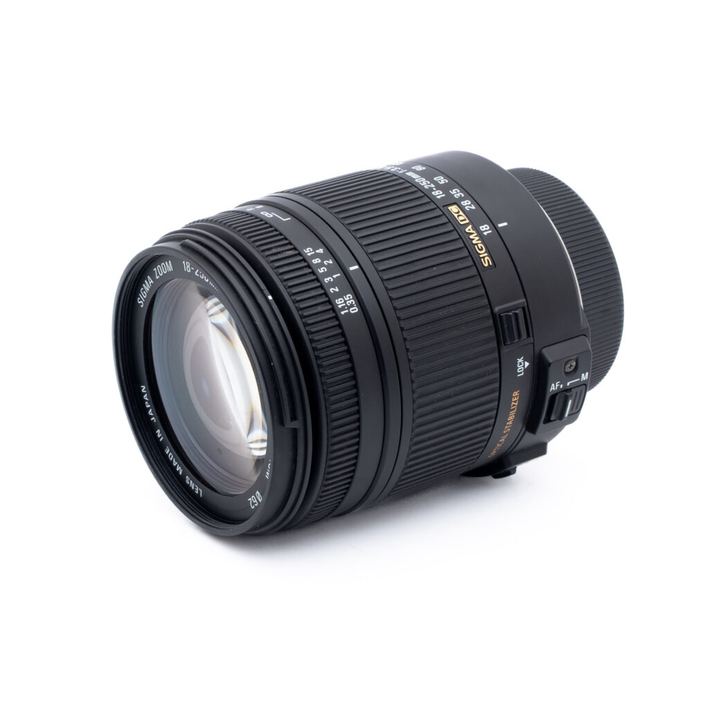 Sigma-DC-18-250mm-f3.5-6.3-macro-hsm-nikon-2 Sigma 18-250mm f/3.5-6.3 DC OS HSM Nikon F DX - Käytetty