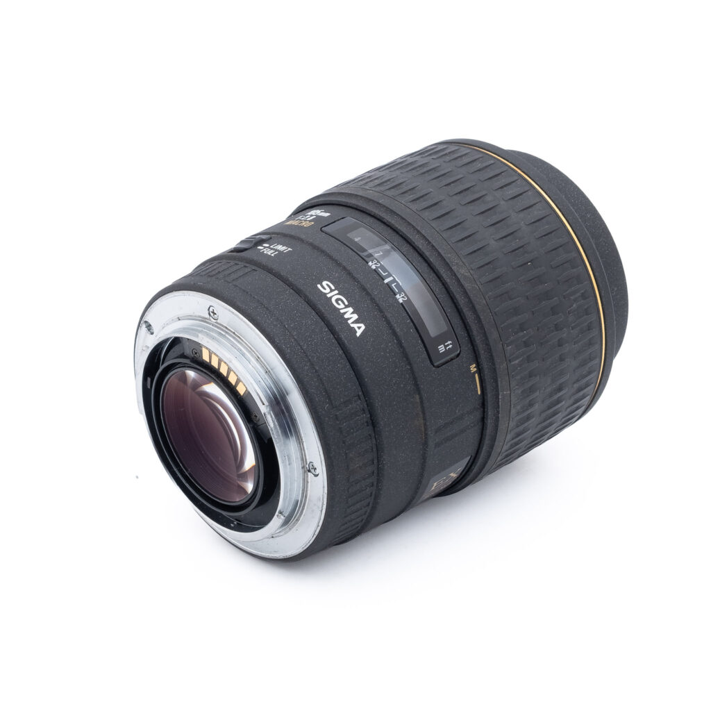 Sigma 105mm f/2.8 Macro EX Sony A - Käytetty