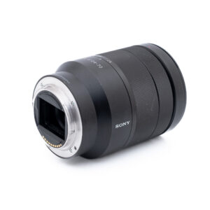 Sony FE 24-70mm f/4 Vario-Tessar ZA OSS - Käytetty