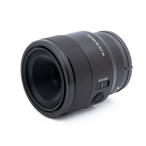 Sony FE 50mm f/2.8 Macro- Käytetty