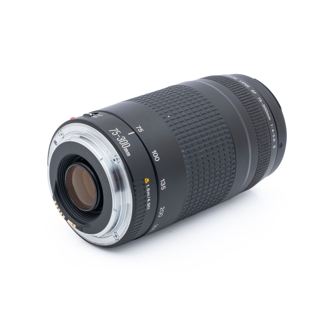 Canon-EF-75-300mm-f4-5.6-II-3 Canon EF 75-300mm f/4-5.6 II - Käytetty