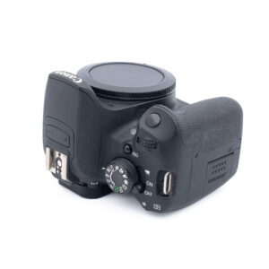 Canon-EOS-700D-4 Canon EOS 700D - Käytetty