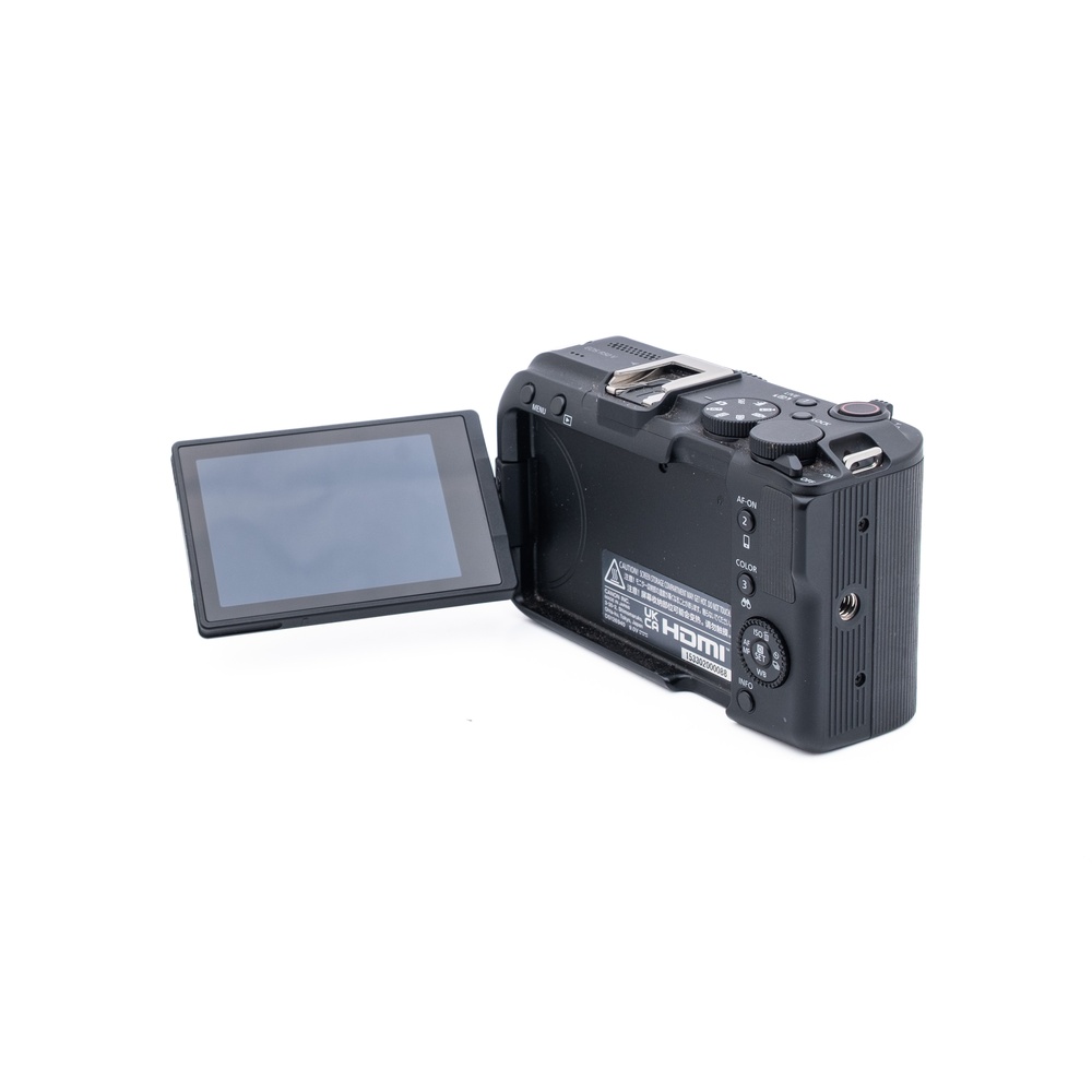 Canon EOS R50 V - Käytetty