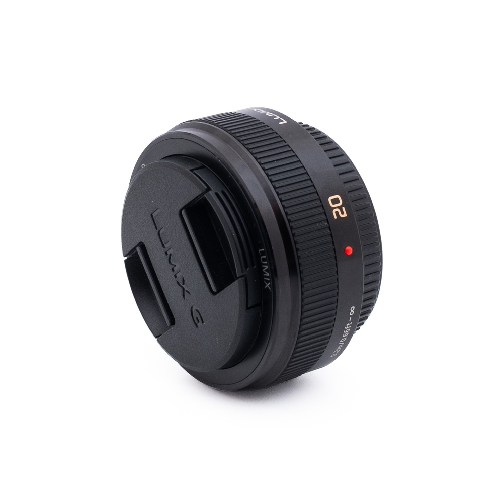 Lumix 20mm f17 G_1 Panasonic Lumix G 20mm f/1.7 - Käytetty
