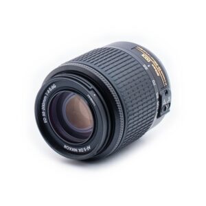 Nikon 55-200mm f4-56G_2 Nikon AF-S Nikkor DX 55-200mm f/4-5.6 G ED - Käytetty