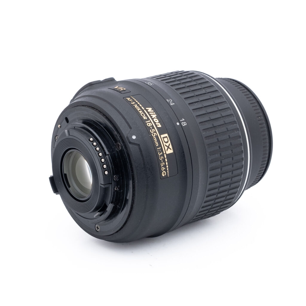Nikon AF-S Nikkor 18-55mm f/3.5-5.6 G VR DX - Käytetty