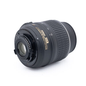 Nikon AF-S Nikkor 18-55mm f/3.5-5.6 G VR DX - Käytetty