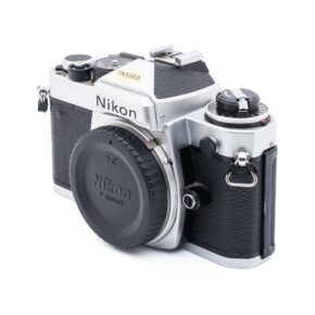 Nikon FE_1 Nikon FE -filmikamera - Käytetty
