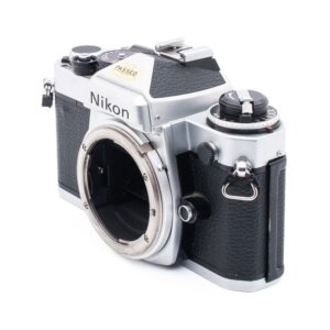 Nikon FE_2 Nikon FE -filmikamera - Käytetty
