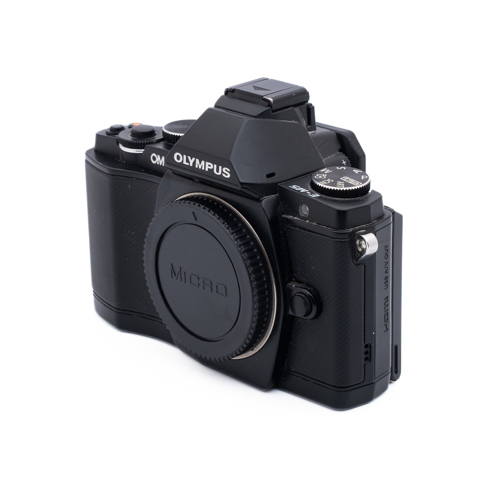 Olympus E-M5 6541_1 Olympus OM-D E-M5 - Käytetty