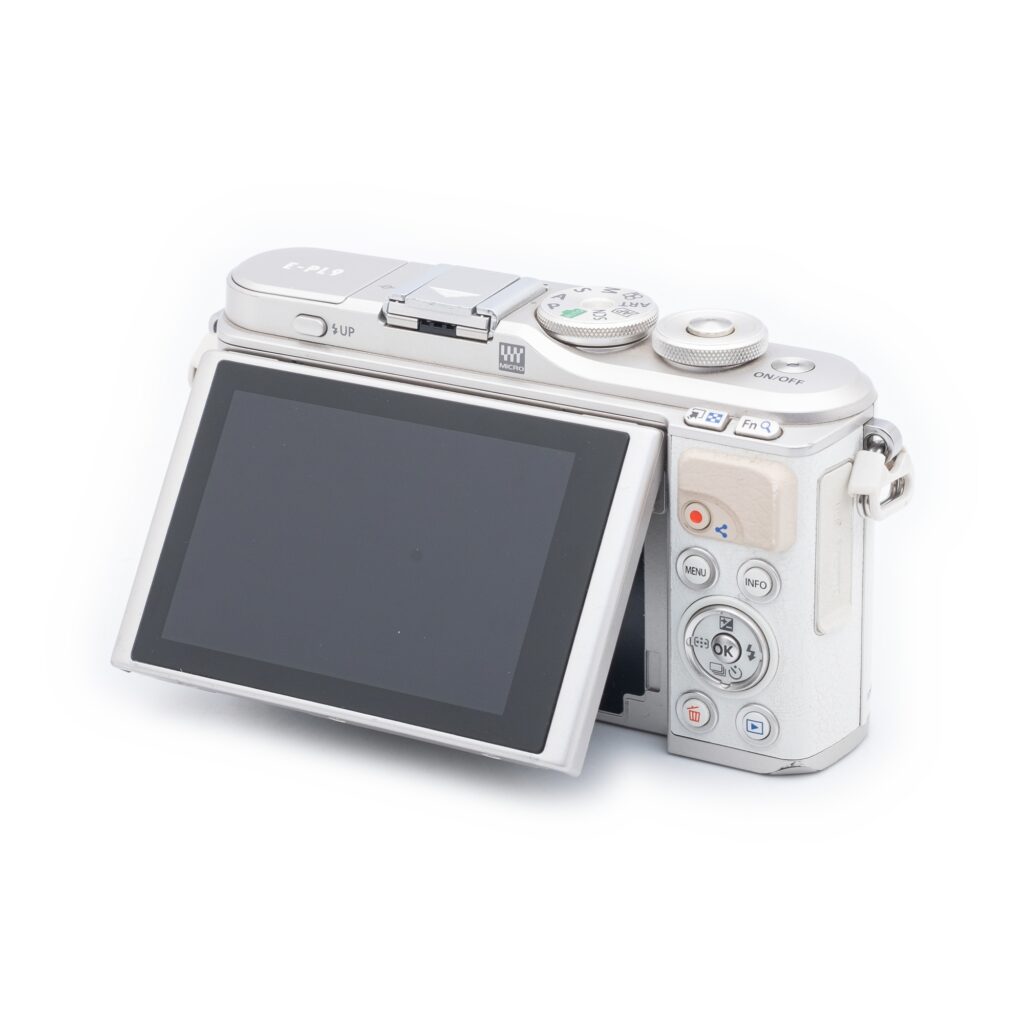 Olympus PEN E-PL9_2 Olympus PEN E-PL9 White / Silver – Second-hand system camera