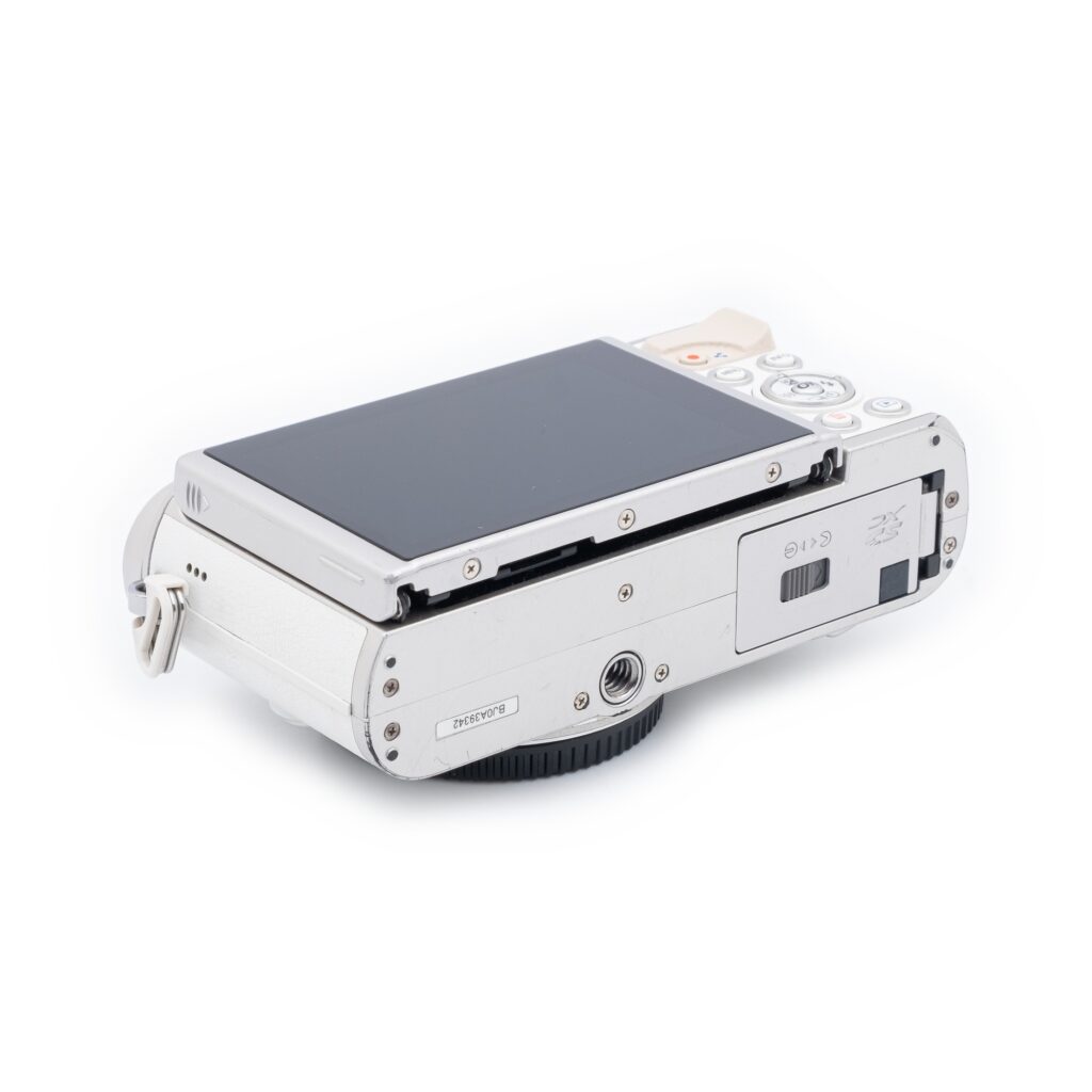 Olympus PEN E-PL9_4 Olympus PEN E-PL9 White / Silver – Second-hand system camera