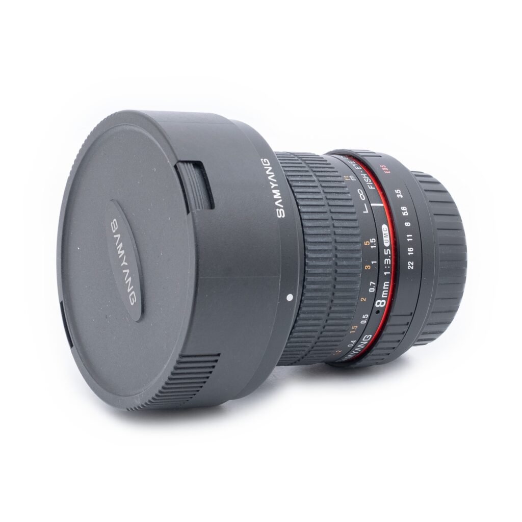 Samyang 8mm f/3.5 UMC Canon 1 Samyang 8mm f/3.5 Fisheye CS II Canon EF-S - Used