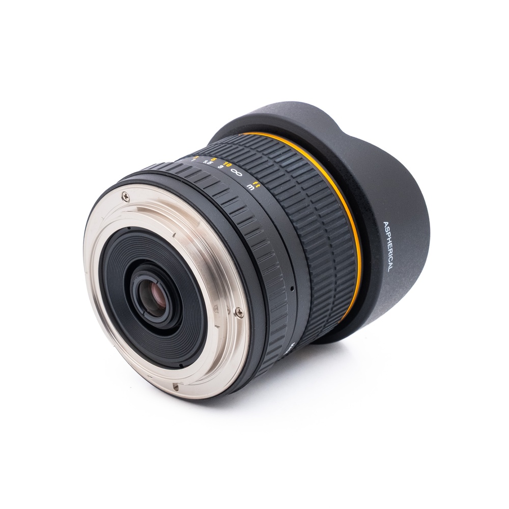 Samyang 8mm f35_3 Samyang 8mm f/3.5 Fisheye CS Canon EF-S - Käytetty