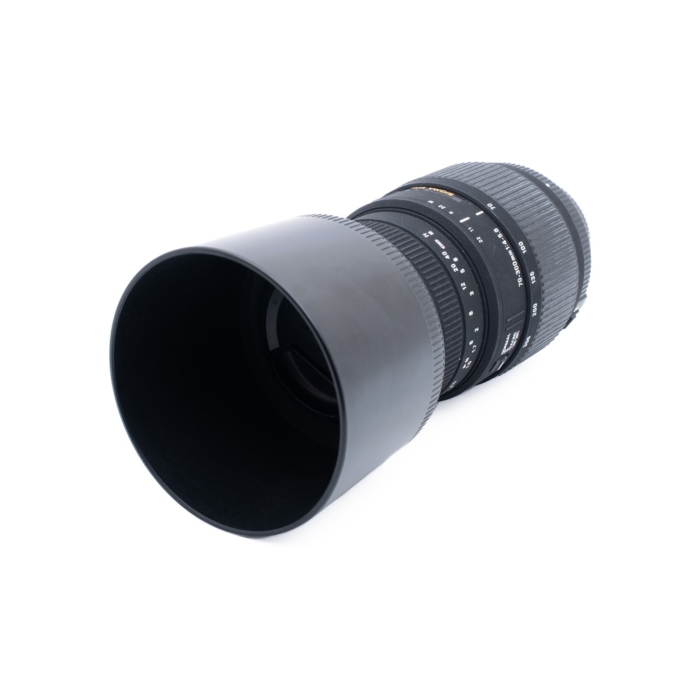 Sigma DG 70-300mm f/4-5.6 Macro Nikon F - Käytetty