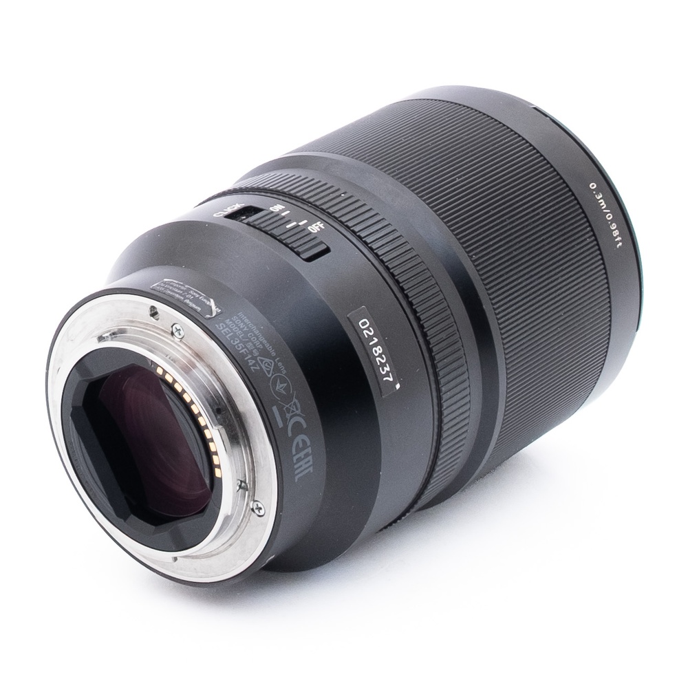 Sony FE Distagon T* 35mm f/1.4 ZA - Käytetty