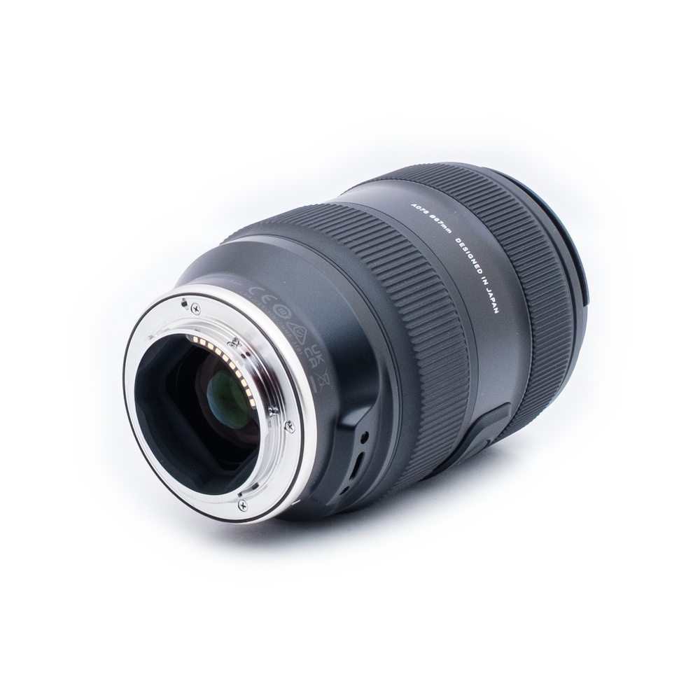 Tamron 35-100mm f28 Di III VXD_3 Tamron 35-100mm f/2.8 Di III VXD Sony FE - Käytetty