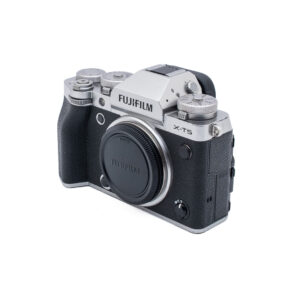 Fuji X-T5_1 Fujifilm X-T5 Hopea - Käytetty