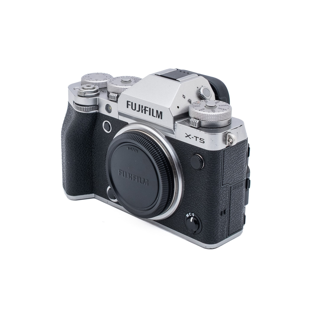Fuji X-T5_1 Fujifilm X-T5 Hopea - Käytetty