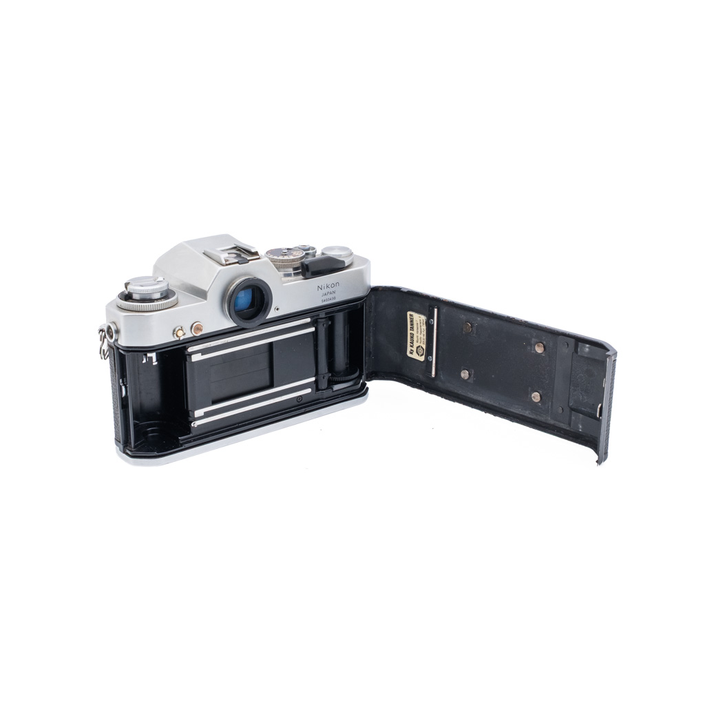 Nikon Nikkormat EL -filmikamera - Käytetty