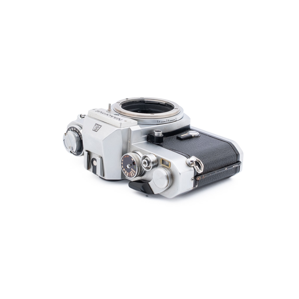 Nikon Nikkormat EL -filmikamera - Käytetty