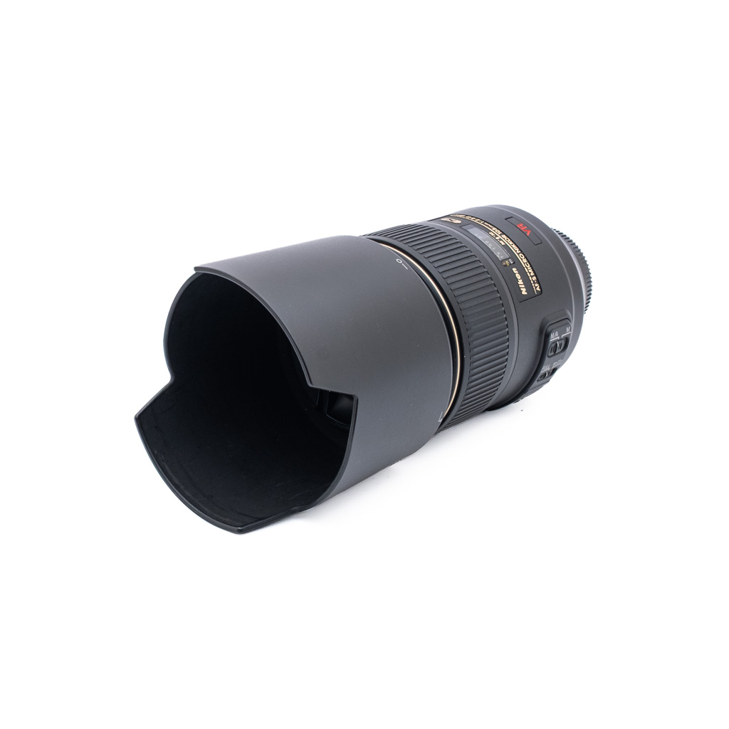 Nikon 105mm f28 G ED VR_1 Nikon AF-S Micro-Nikkor 105mm f/2.8G VR ED - Käytetty