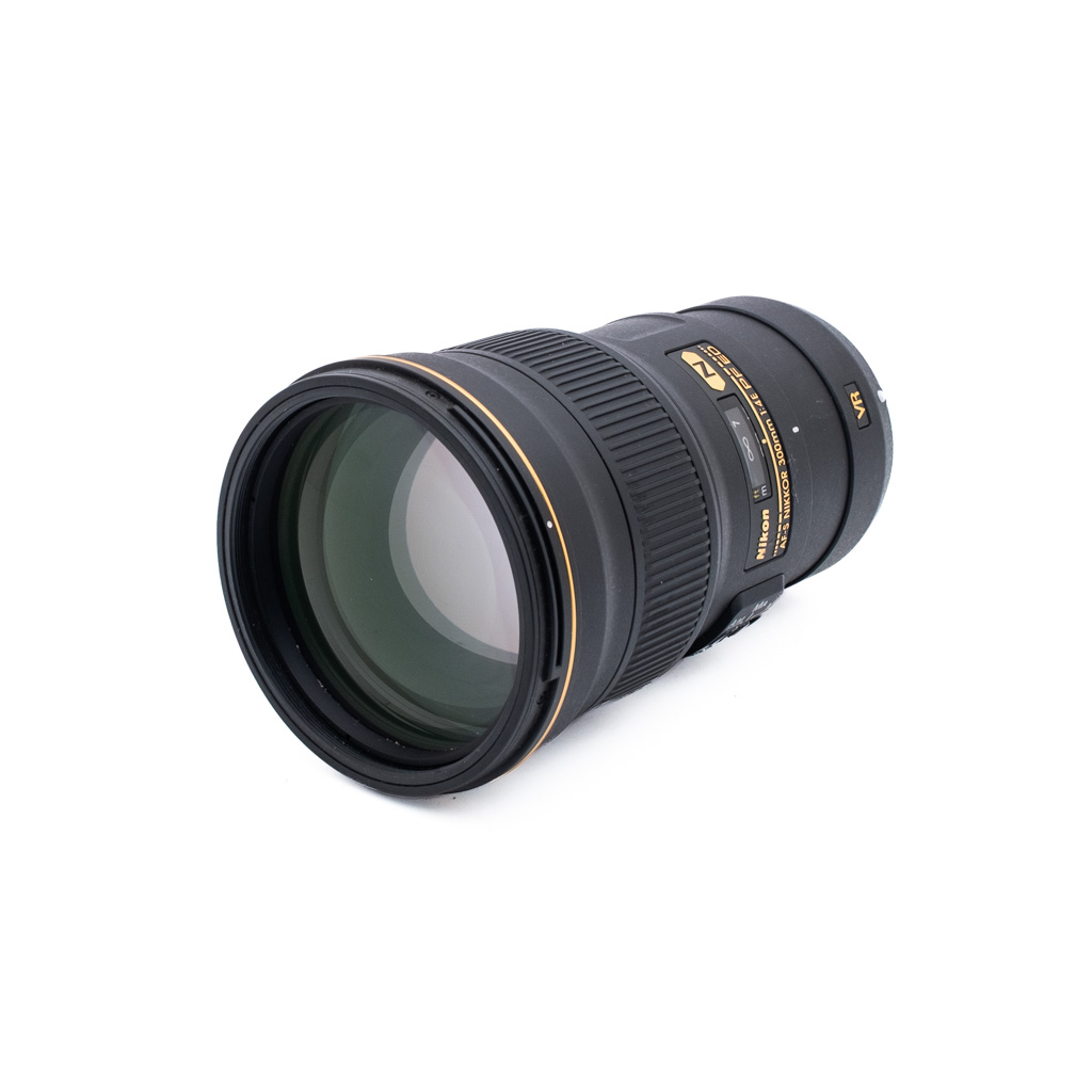 Nikon 300mm f4E PF ED VR_2 Nikon AF-S Nikkor 300mm f/4 E PF ED VR - Käytetty