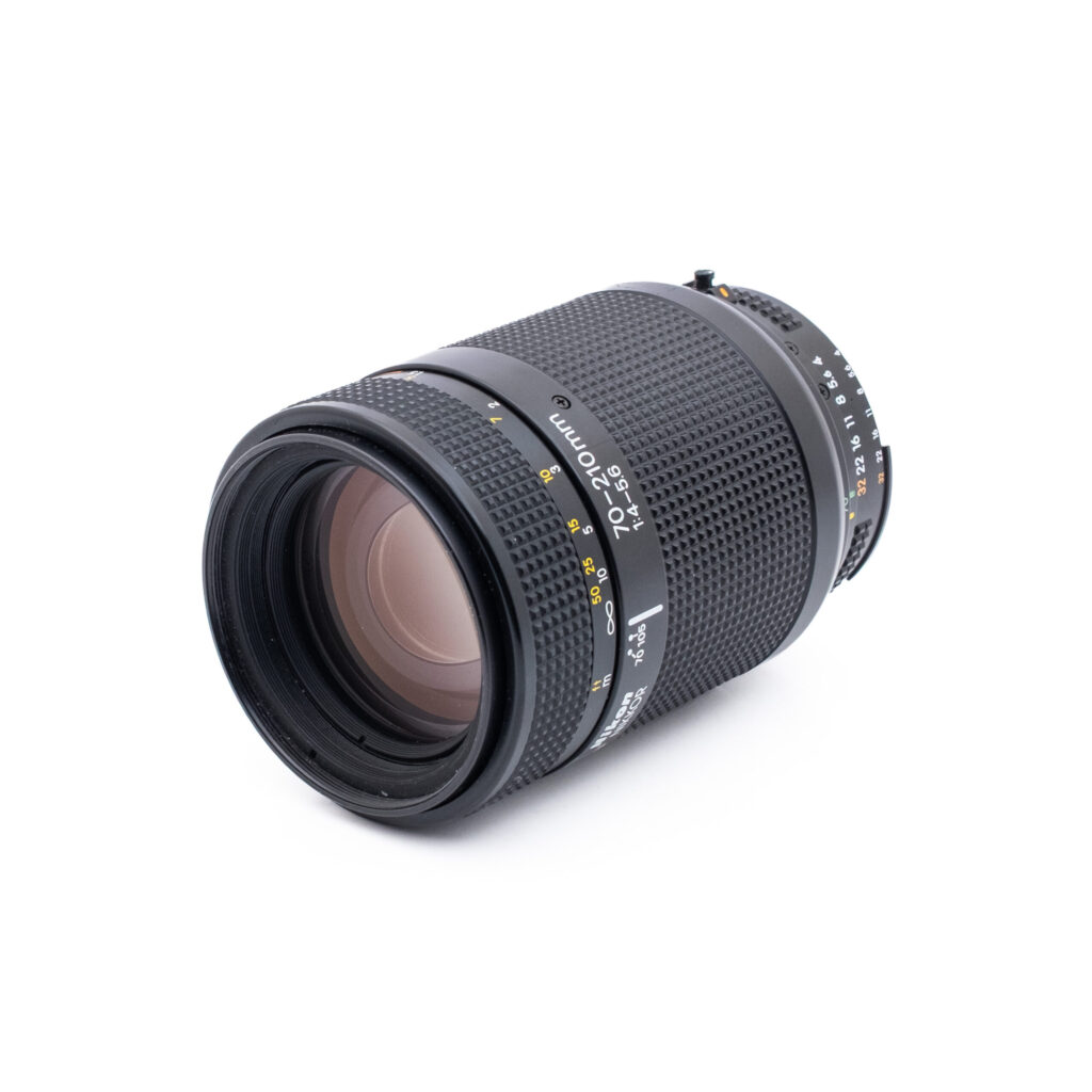 Nikon 70-210mm f4-56_2 Nikon AF Nikkor 70-210mm f/4-5.6 - Käytetty