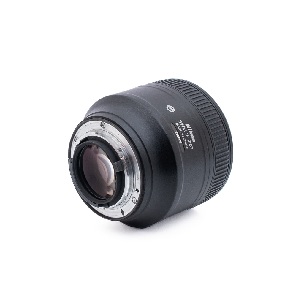 Nikon 85mm f18 G_3 Nikon AF-S Nikkor 85mm f/1.8 G - Käytetty