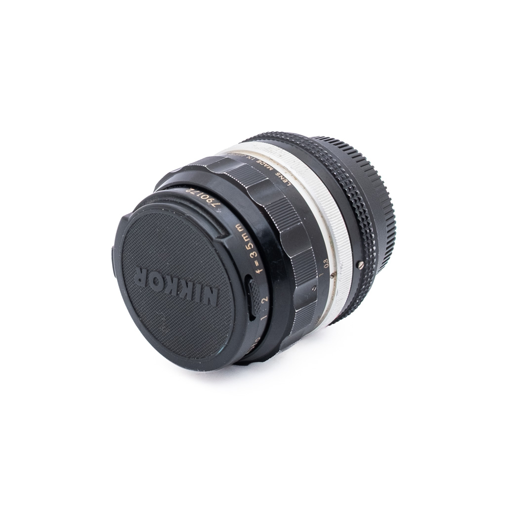 Nikon Nikkor-O 35mm f2_1 Nikon Nikkor-O 35mm f/2 Auto Pre-AI - Käytetty