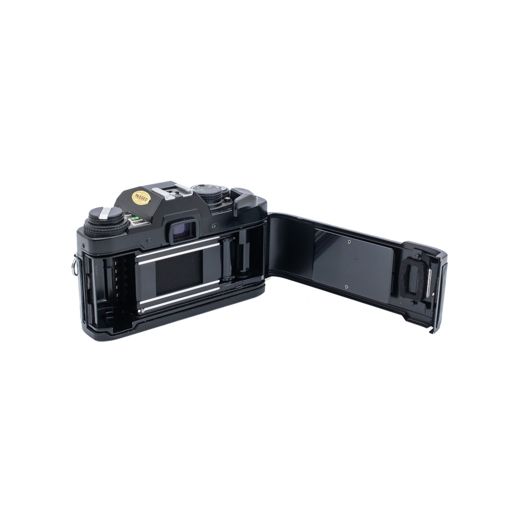 Olympus OM40_4 Olympus OM40 -filmikamera - Käytetty