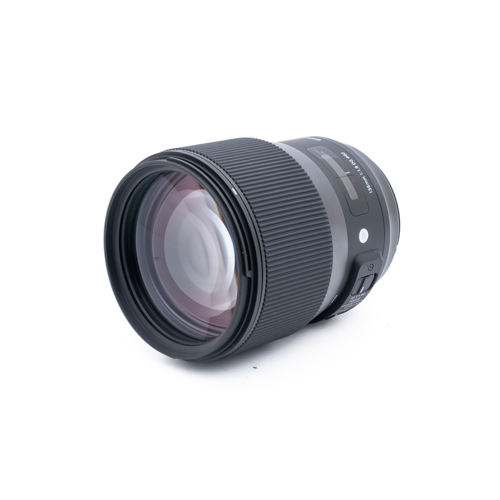 Sigma 135mm Canon_2 Sigma Art 135mm f/1.8 DG Canon EF - Käytetty