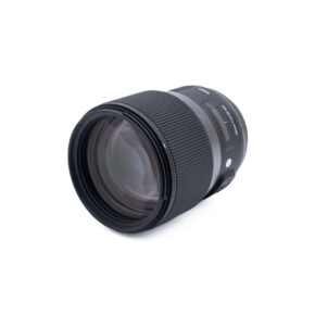 Sigma 135mm f18 DG_2 Sigma Art 135mm f/1.8 DG Canon EF - Käytetty