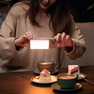 1736840895_578 Godox MA5R -RGB-LED-valo ja varavirtalähde, valkoinen