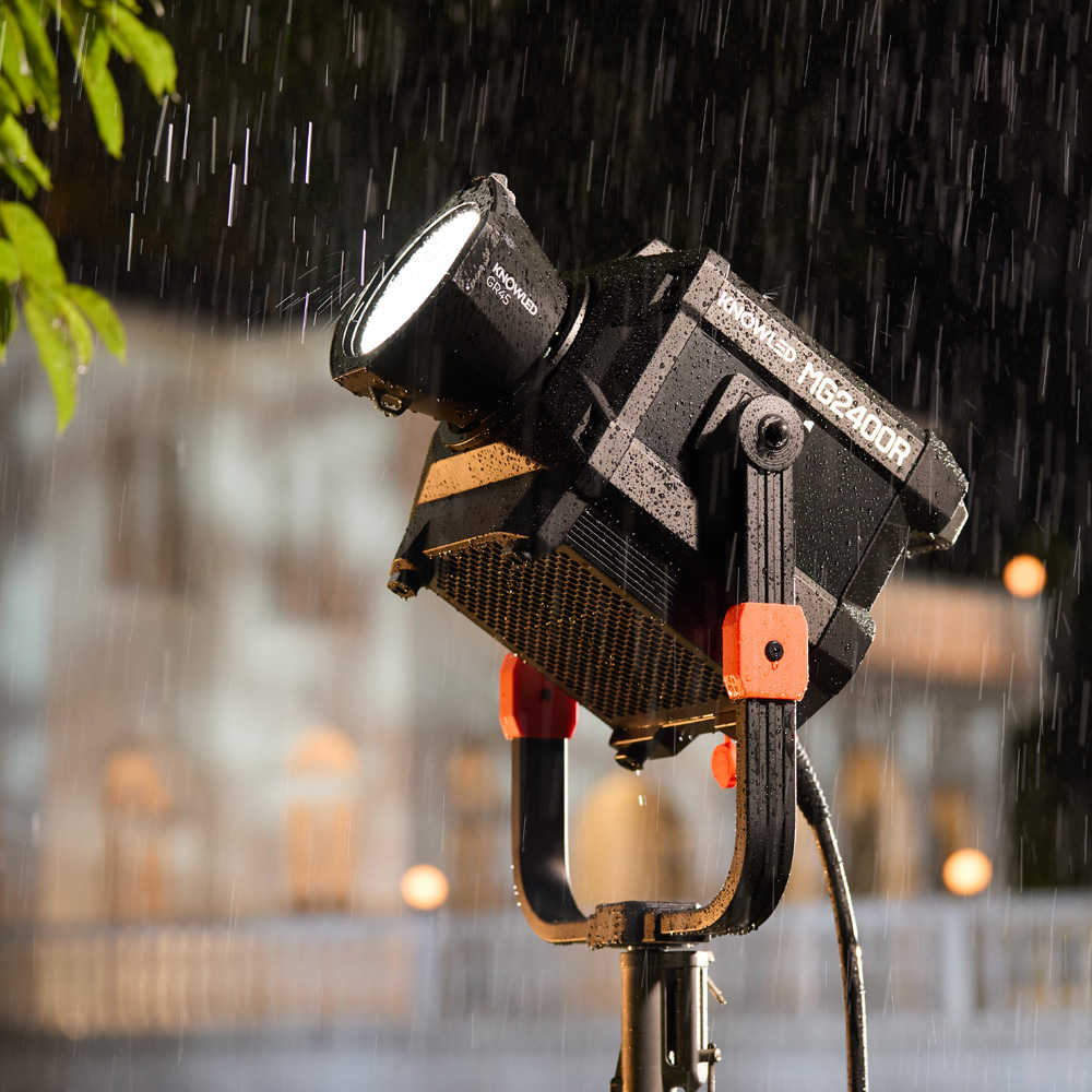 Godox KNOWLED MG2400R K2 RGB 2400W -LED-valo kovalaukulla