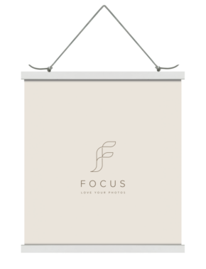 800q-01_132439 Focus Poster Hanger valkoinen 71 cm -julisteripustin