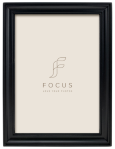 800q-01_132959 Focus Calla musta 40x50 -taulukehys