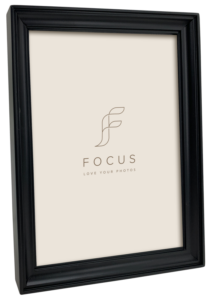 800q-02_132959 Focus Calla musta 40x50 -taulukehys