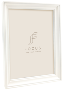 800q-02_132979 Focus Calla valkoinen 21x29,7 -valokuvakehys