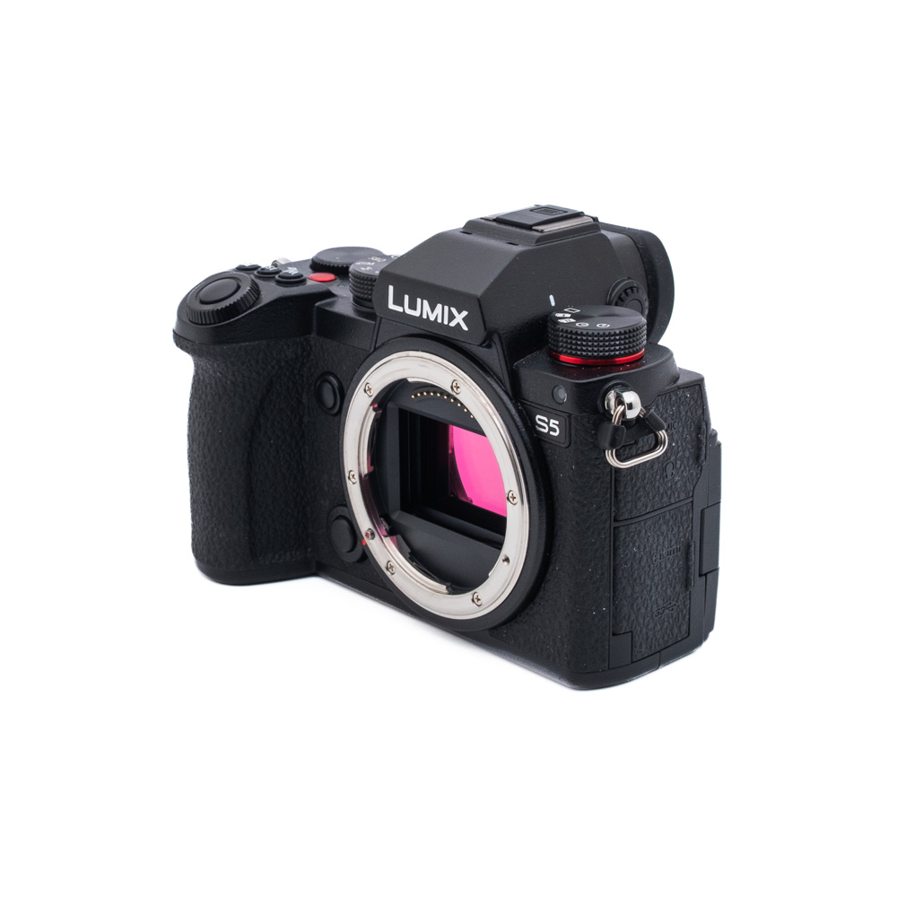 Lumix S5 1780_2 Panasonic Lumix S5 - Käytetty