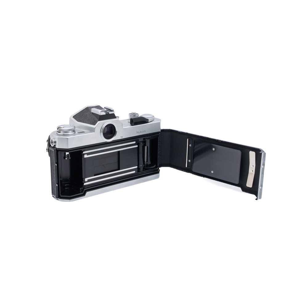 Nikkormat FT3_3 Nikkormat FT3 -filmikamera - Käytetty
