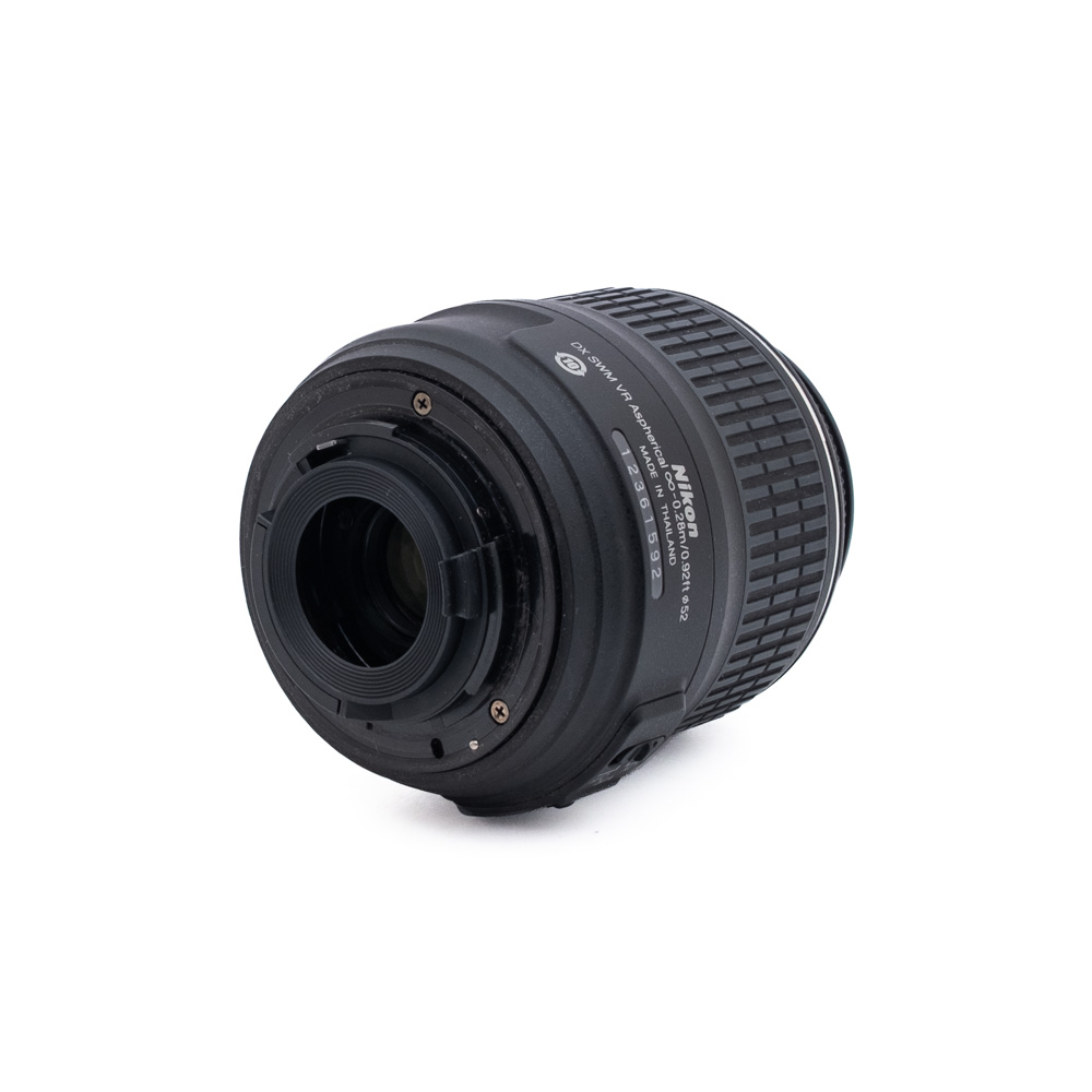 Nikon 18-55mm f35-56 G VR_3 Nikon AF-S Nikkor 18-55mm f/3.5-5.6 G VR DX - Käytetty