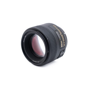 Nikon 85mm f18G_2 Nikon AF-S Nikkor 85mm f/1.8 G - Käytetty