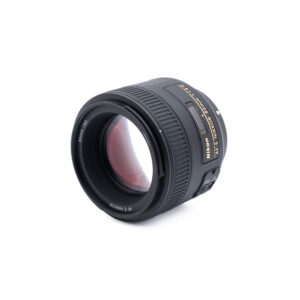 Nikon 85mm f18G_2 Nikon AF-S Nikkor 85mm f/1.8 G - Käytetty